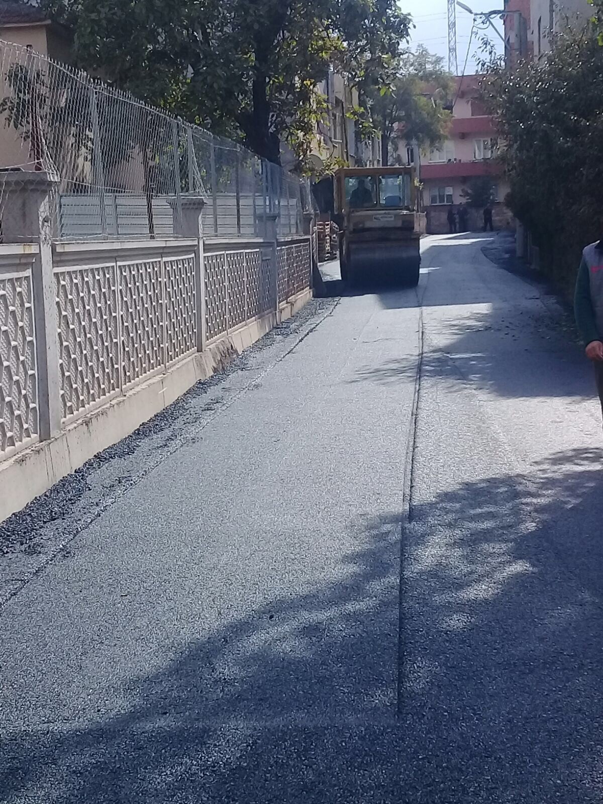 YENİDOĞAN’DA ASFALTLAMA ÇALIŞMALARI SÜRÜYOR