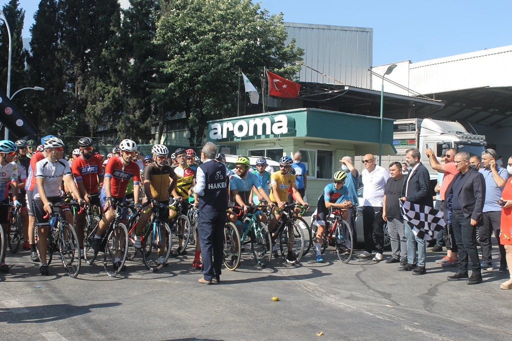 BİSİKLET TUTKUNLARI GÜRSU’NUN DOĞASINDA YARIŞTI