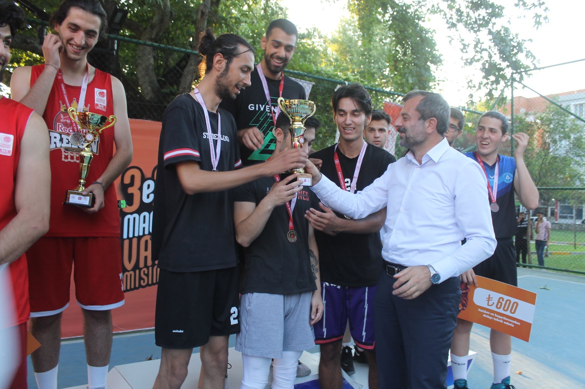 GÜRSU’NUN UÇAN ADAMLARINDAN GÖRSEL ŞOV