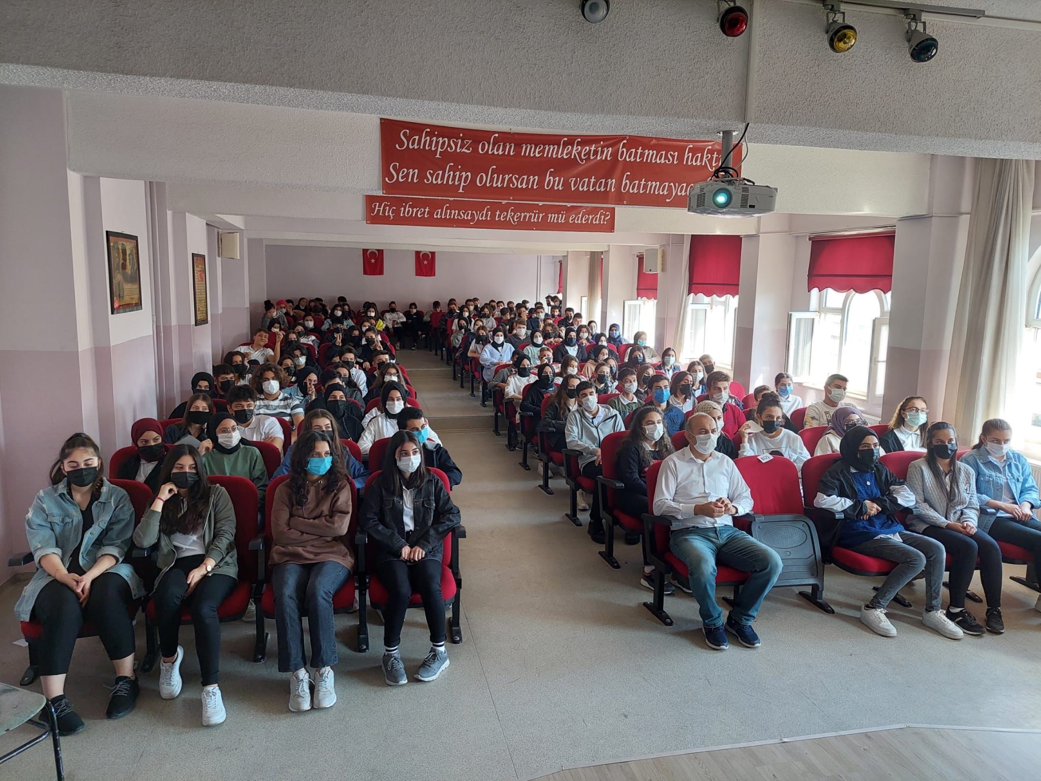 GÜRSULU GENÇLER İÇİN AVRUPA IŞIĞI