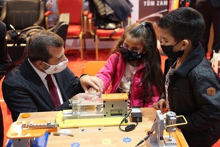 GÜRSU’NUN GENÇLERİ GELECEĞE KOŞUYOR