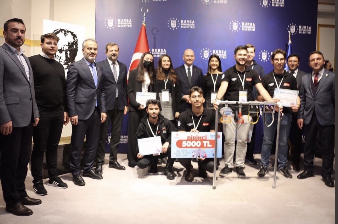 GELECEĞİN GİRİŞİMCİLERİ ÖDÜLLERİNİ BAKAN SOYLU’DAN ALDI