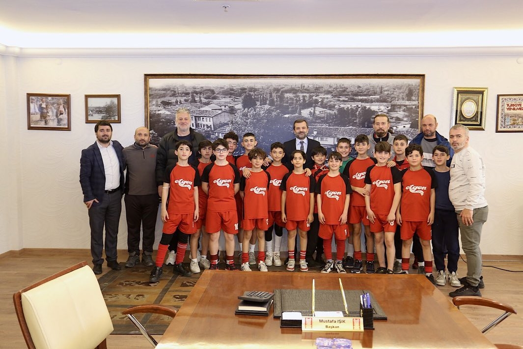 GENÇ SPORCULARA BAŞARILAR DİLEDİK