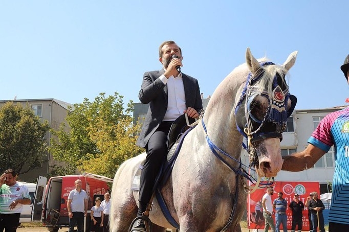 Başkan Mustafa Işık : “Ne Mutlu Bize ki Atalarımızın Kahramanlıklarıyla Dolu Bir Tarihe Sahibiz”