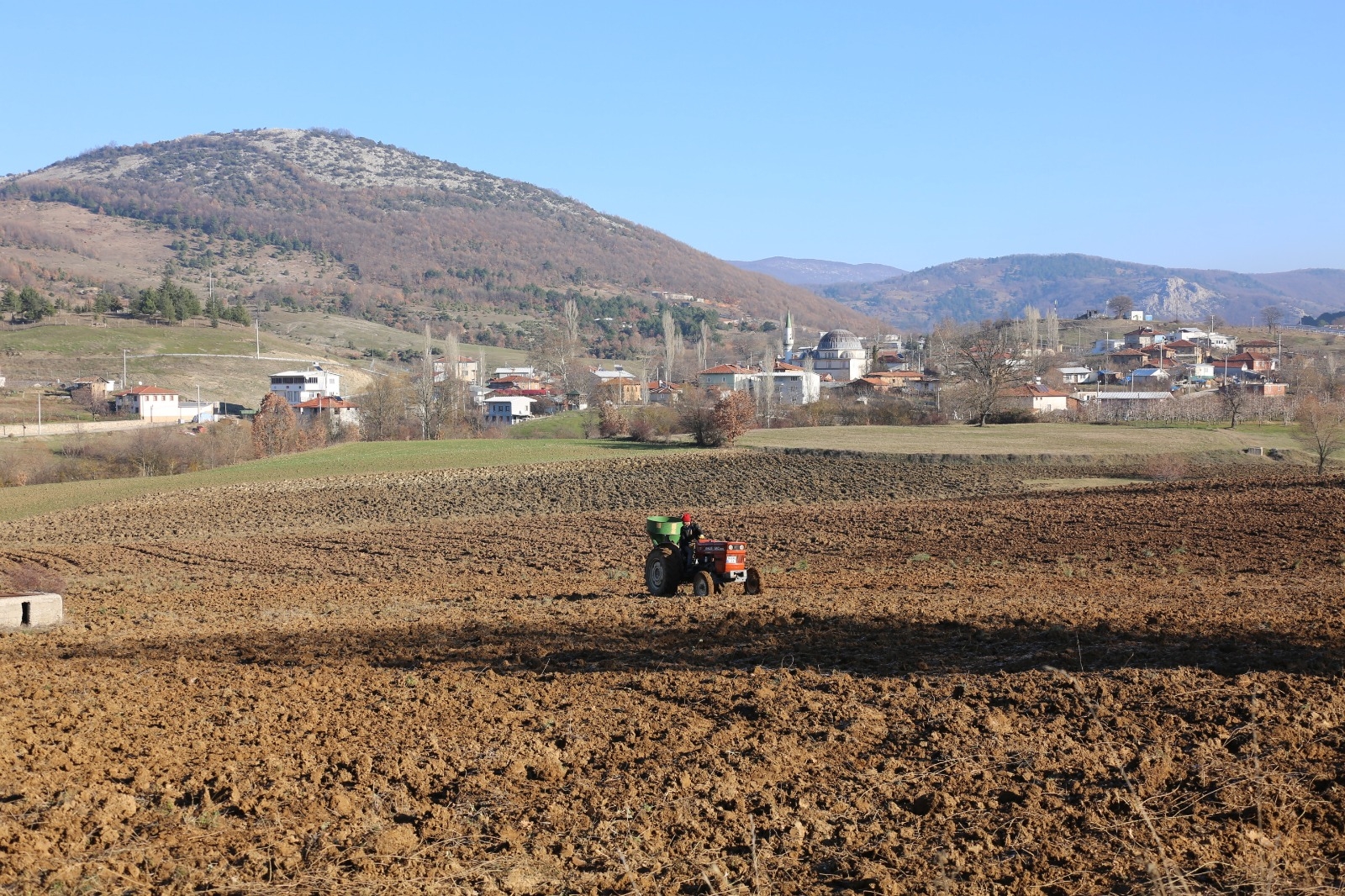 Gürsu’nun Verimli Ovasında İlk Buğday Ekimi
