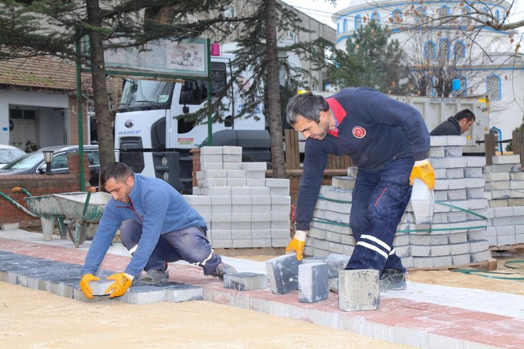 Gürsu Belediyesi’nden Kumlukalan’a Makyaj