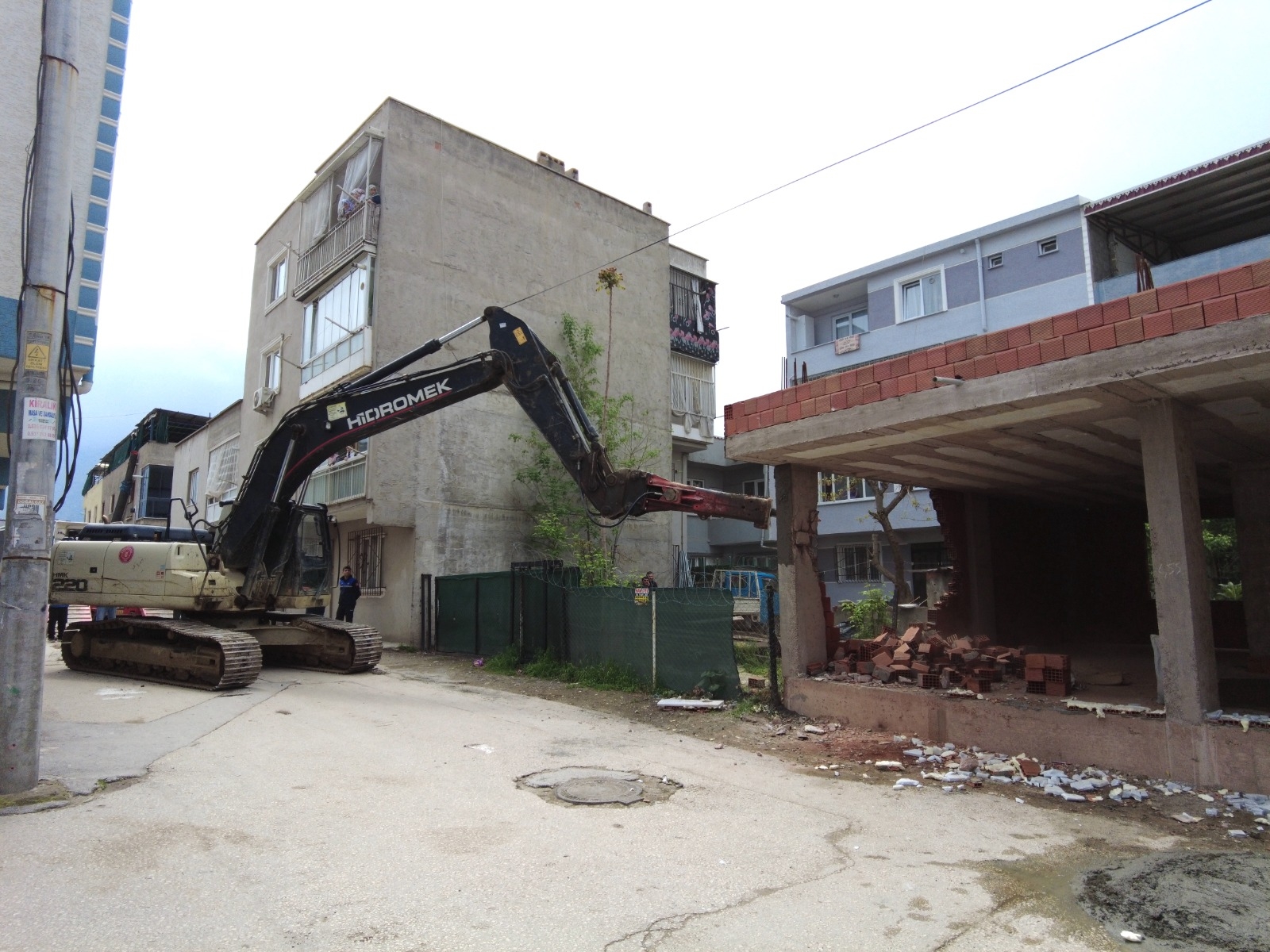 Gursu Belediyesi Kaçağa Savaş Açtı 1 Günde 6 Yıkım
