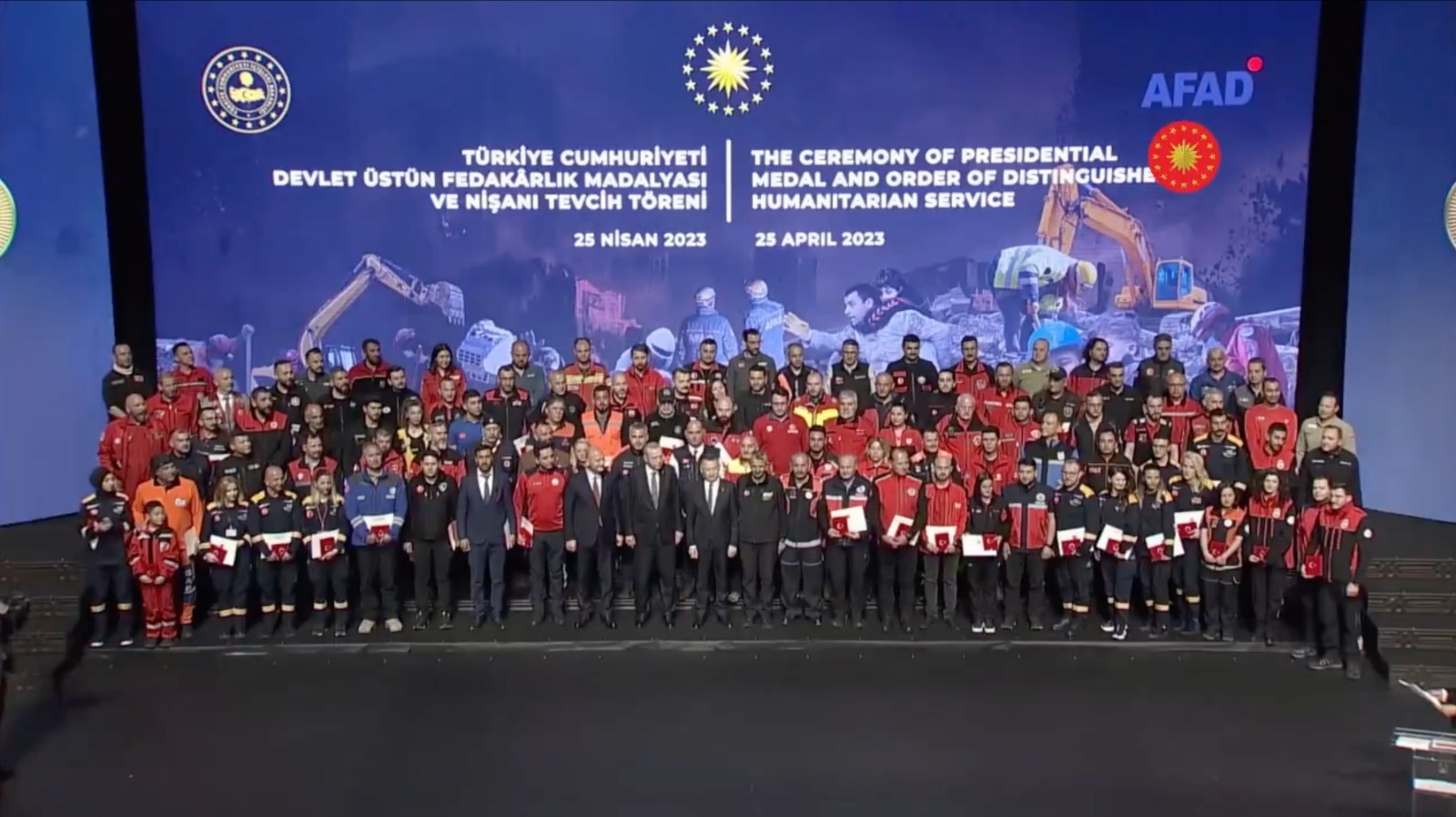 Gürak Ekibine Devlet Üstün Fedakarlık Madalyası Verildi