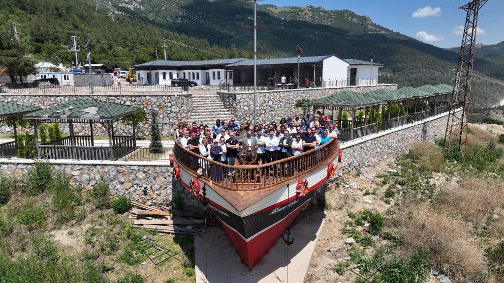 Gürsu Belediyesi Hem Sahada Hem İş Başında Birlikte