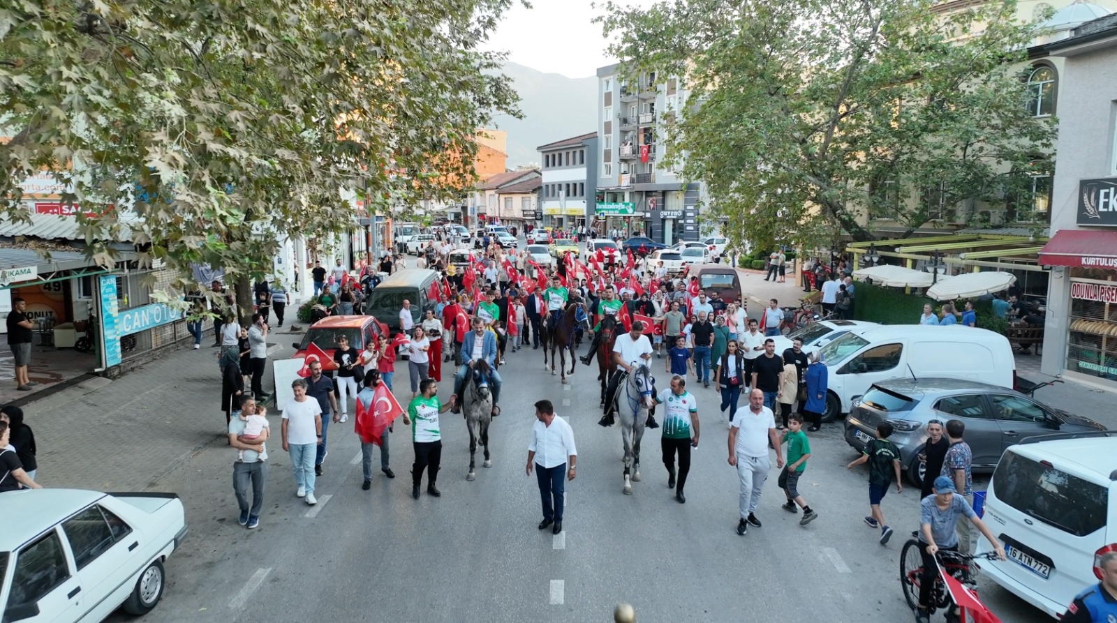 Başkan Işık, Atlı Kortejin Başını Çekti