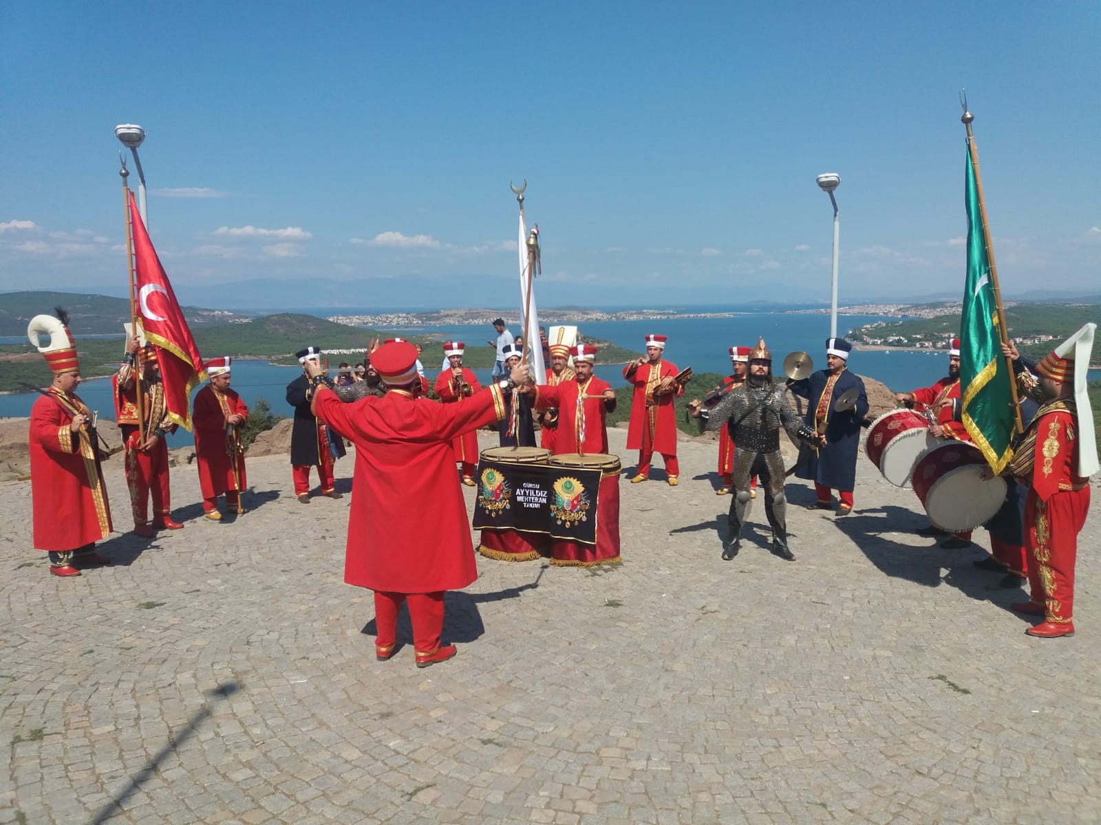 GÜRSU AYYILDIZ MEHTERAN TAKIMI CUNDA’YI COŞTURDU