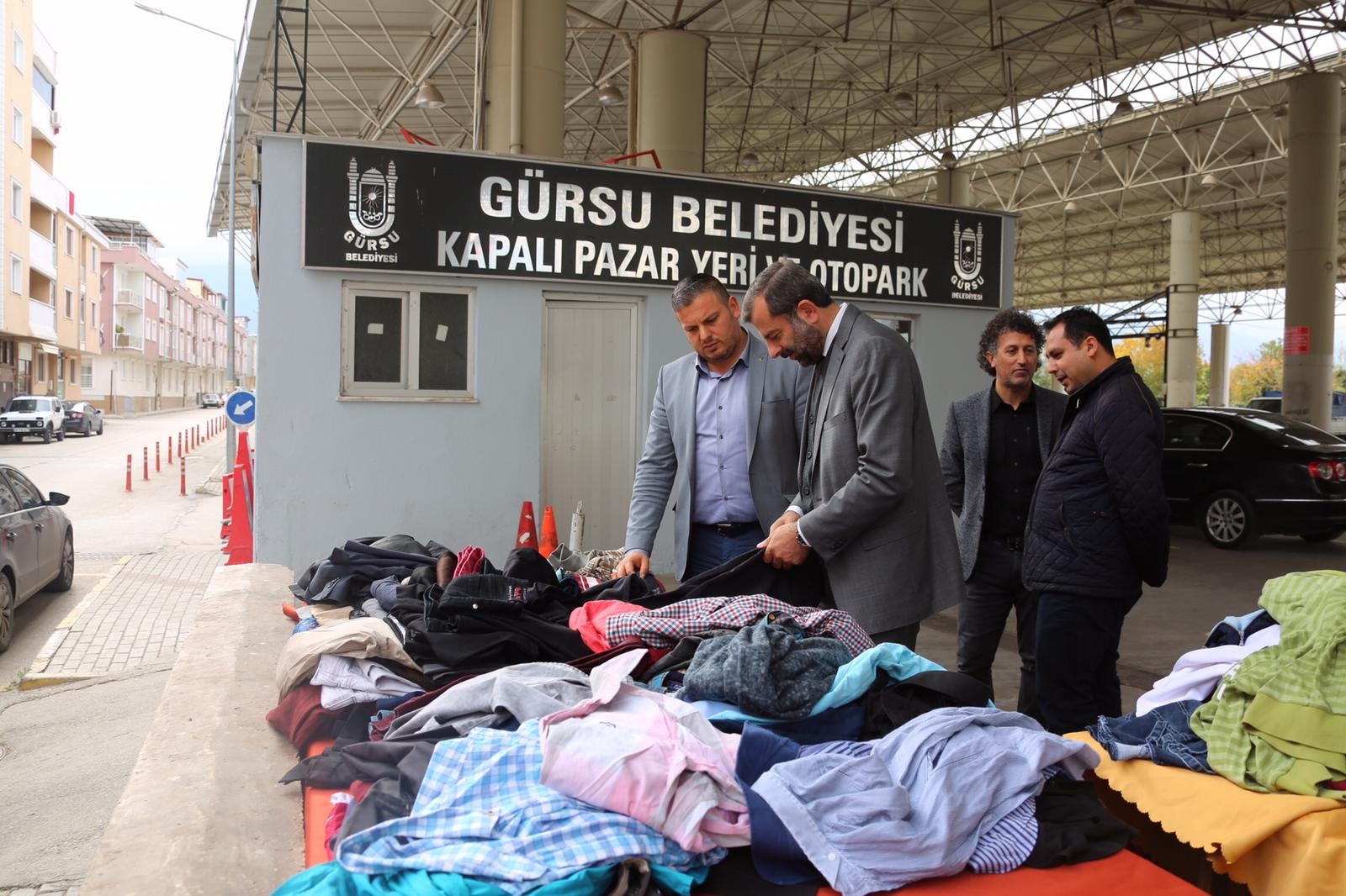 GÜRSU BELEDİYESİ YARDIM KÖPRÜSÜ OLUŞTURUYOR