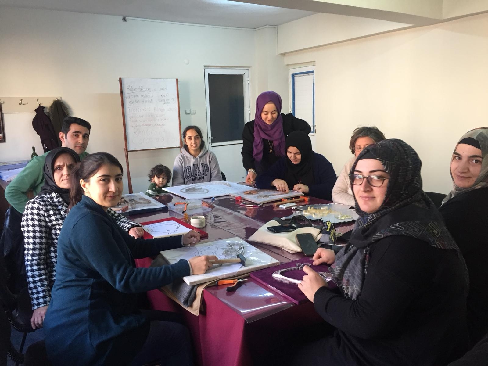 BAŞKAN MUSTAFA IŞIK  “KURSLARIMIZLA KÜLTÜR YAŞAMINI CANLANDIRIYORUZ”