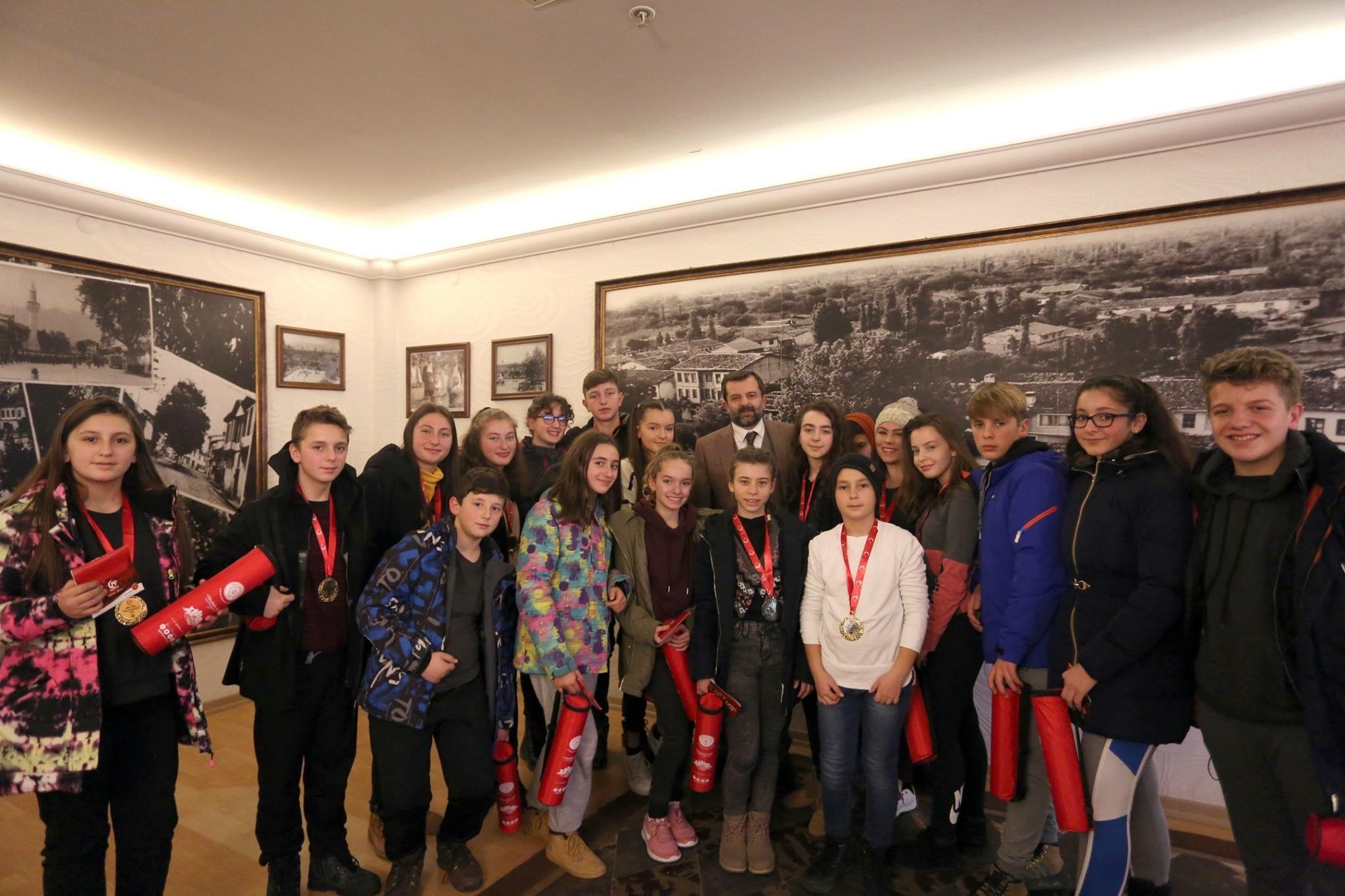 BAŞKAN MUSTAFA IŞIK, GENÇLERİMİZ COĞRAFİK SINIRLARI AŞAN BİR BAKIŞ AÇISIYLA YETİŞMELİ