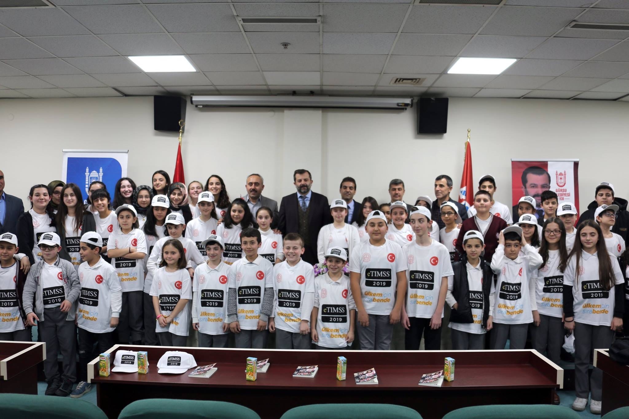 ÖĞRENCİLER OLİMPİYAT COŞKUSUNU BAŞKAN IŞIKLA PAYLAŞTI