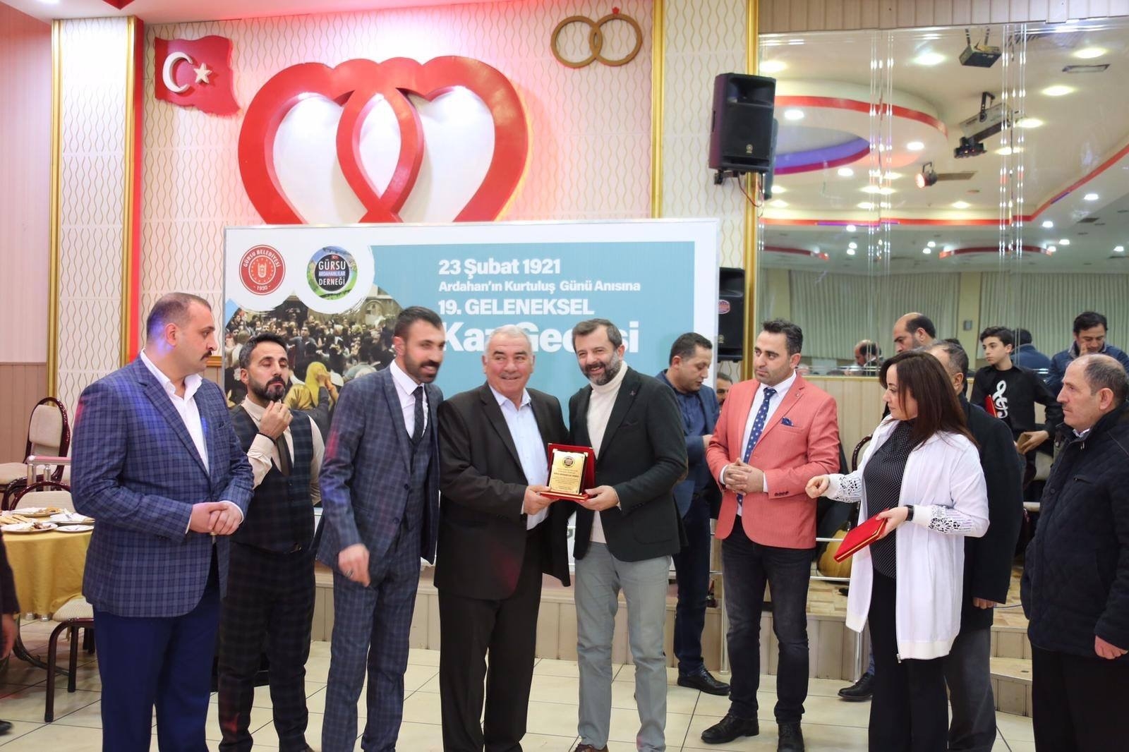 BAŞKAN MUSTAFA IŞIK, BİZ TÜM RENKLERİMİZLE BÜYÜK VE GÜZEL BİR AİLEYİZ