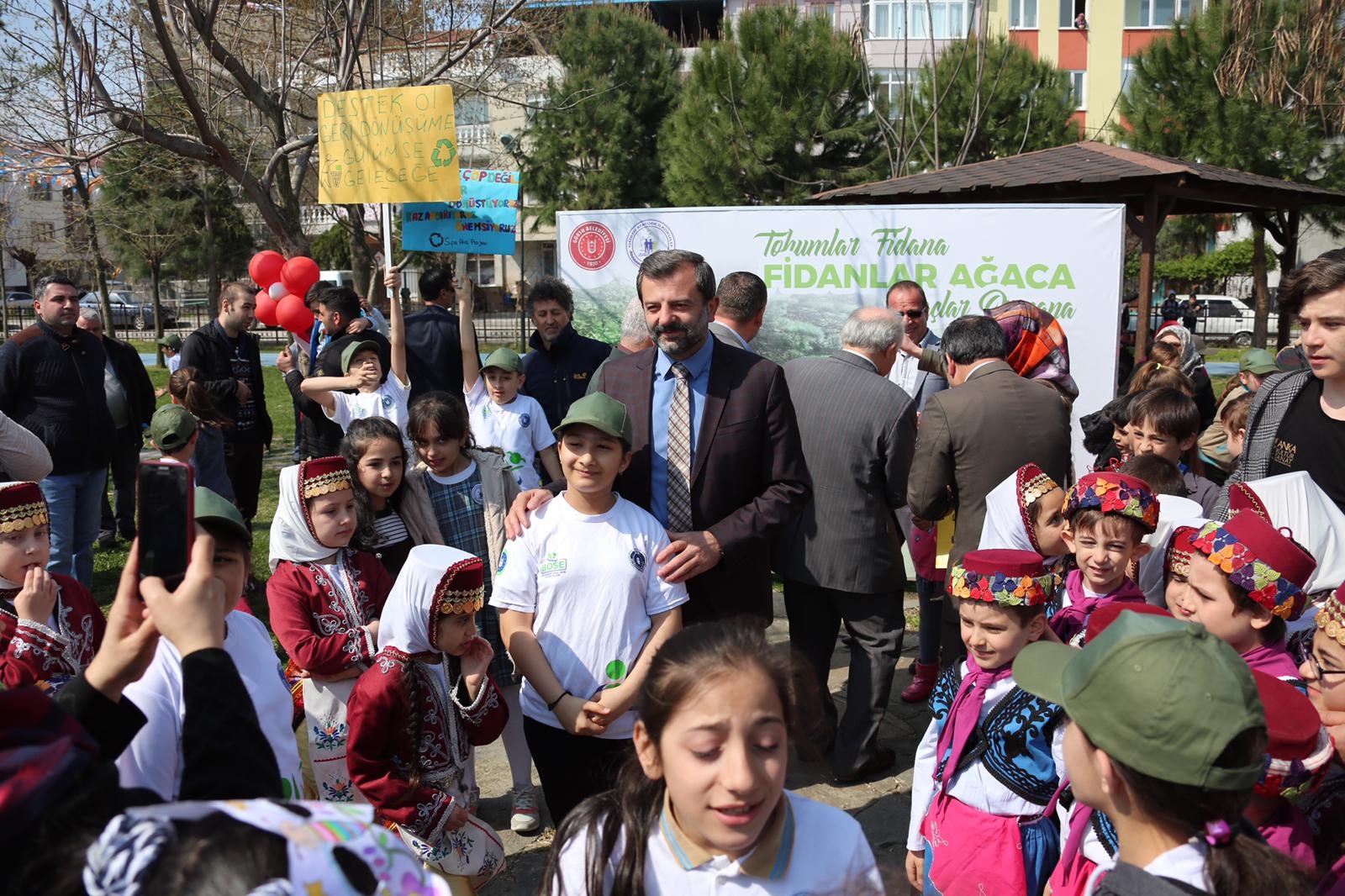 GÜRSULU ÖĞRENCİLER GERİ DÖNÜŞÜMLE DOĞAYI KORUYOR
