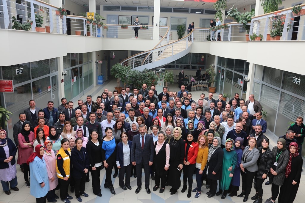 BAŞKAN IŞIĞA PERSONELİNDEN COŞKULU KARŞILAMA