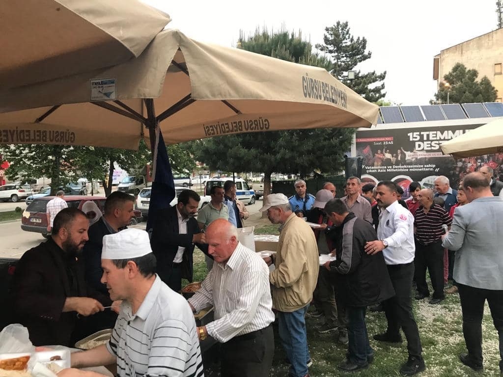 GÜRSULULAR RAMAZAN’IN BEREKETİNİ PAYLAŞIYOR