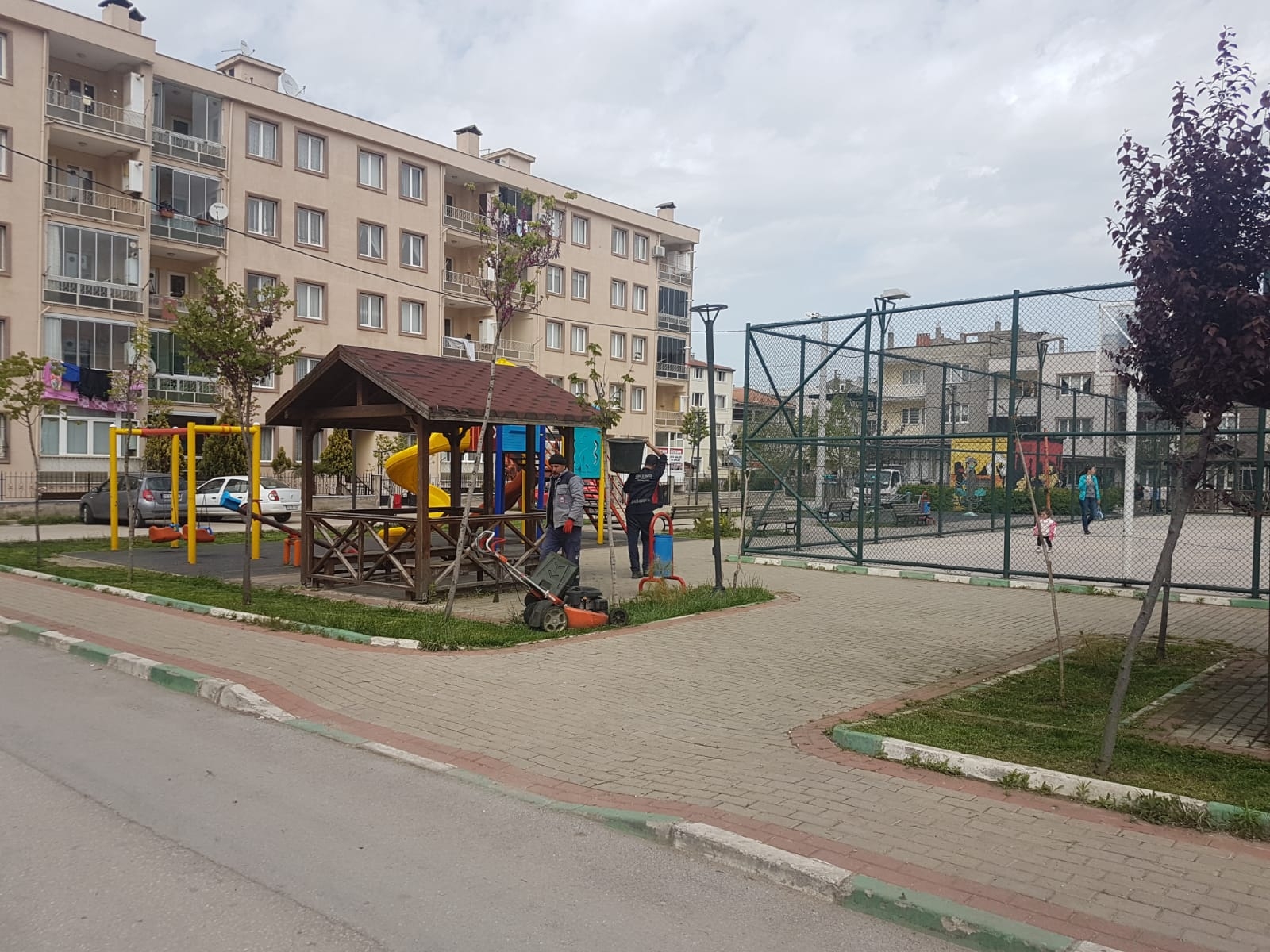 GÜRSU’NUN PARKLARI YAZA HAZIRLANIYOR