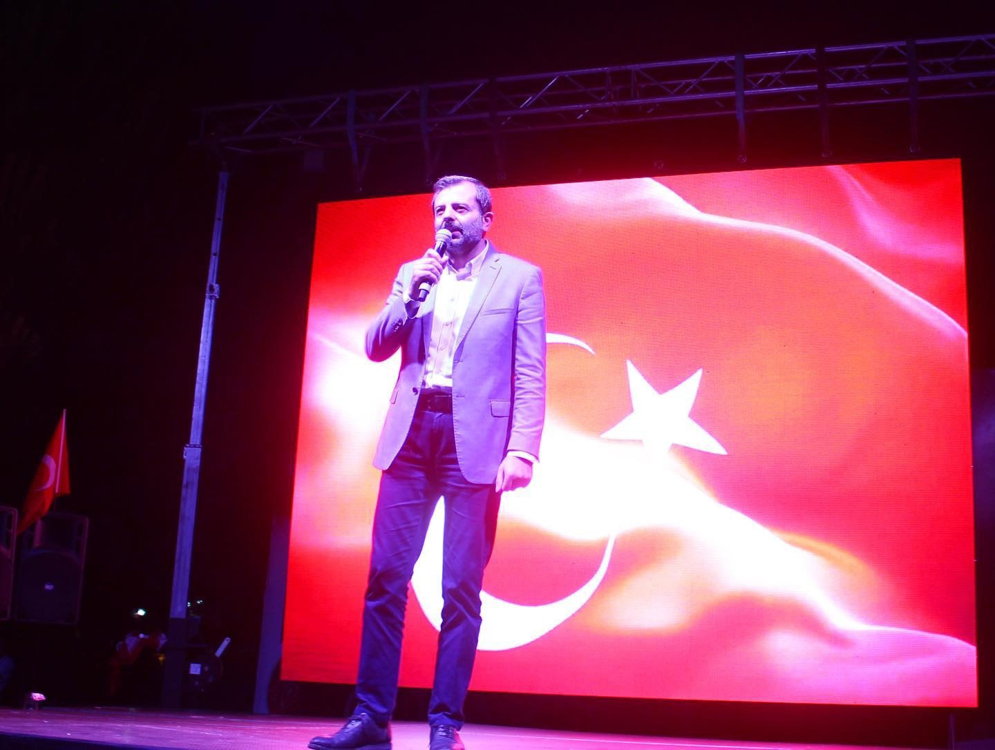 GÜRSULULAR DEMOKRASİ VE MİLLİ BİRLİK İÇİN MEYDANLARDA KENETLENDİ