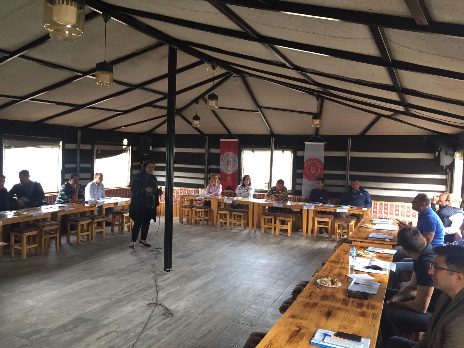 GÜRSU BELEDİYESİ MÜDÜRLERİ YÖNETİM BECERİLERİNİ GELİŞTİRİYOR