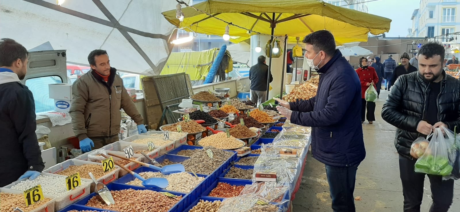 GÜRSULULAR İÇİN KORUNMA TEDBİRLİ PAZAR ALIŞVERİŞİ SAĞLANDI