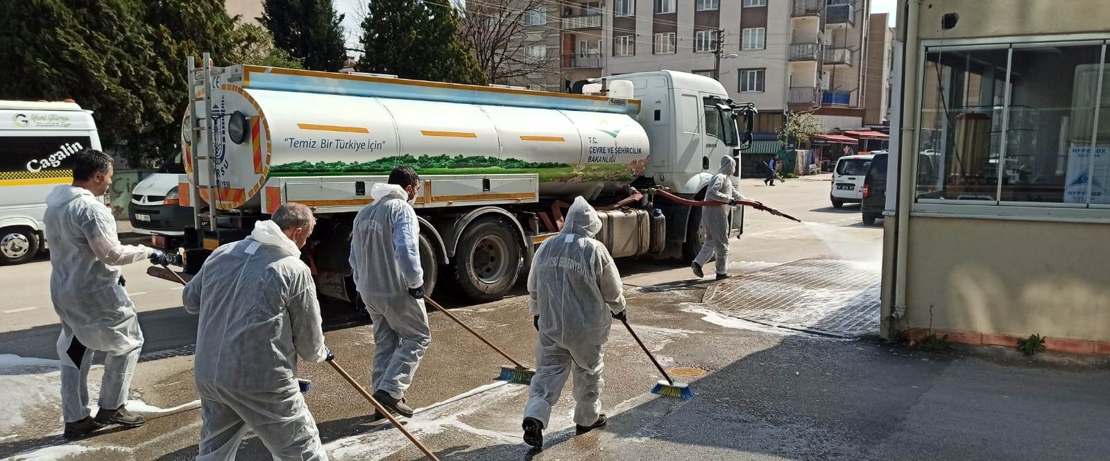 BAŞKAN MUSTAFA IŞIK, “YARINLARDA CADDELERİMİZDE SAĞLIKLA DOLAŞABİLMEMİZ İÇİN BUGÜNLERDE EVLERİMİZDEN ÇIKMAYALIM”