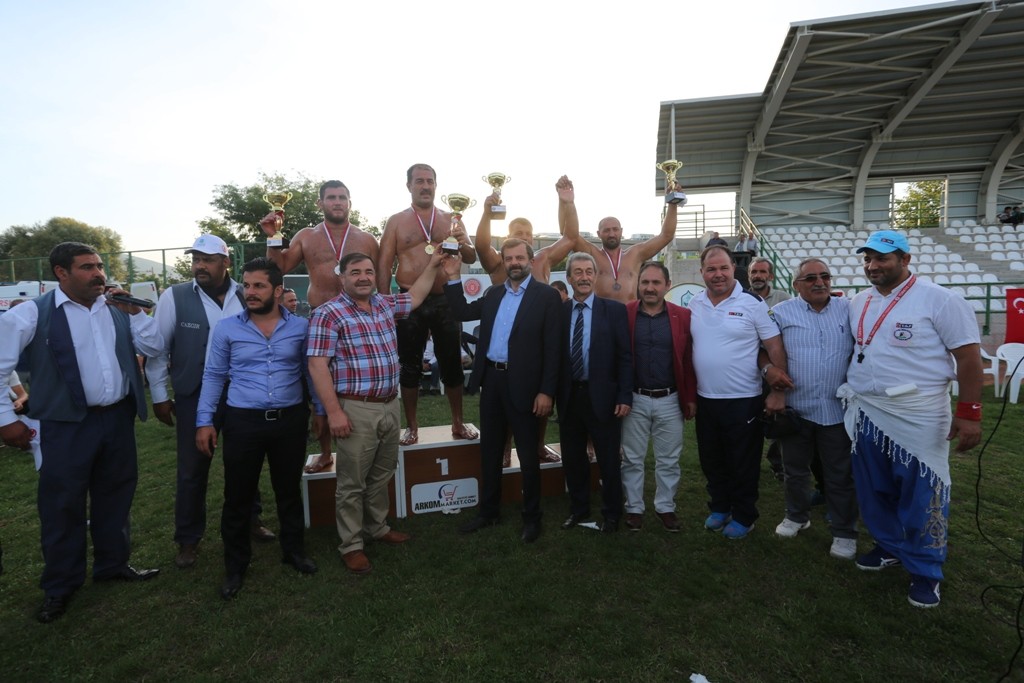 GÜREŞİN KALBİ GÜRSU´DA ATTI