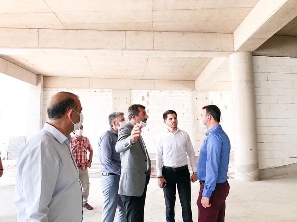 GÜRSU YENİDOĞAN MAHALLESİ KAPALI PAZARINA KAVUŞUYOR