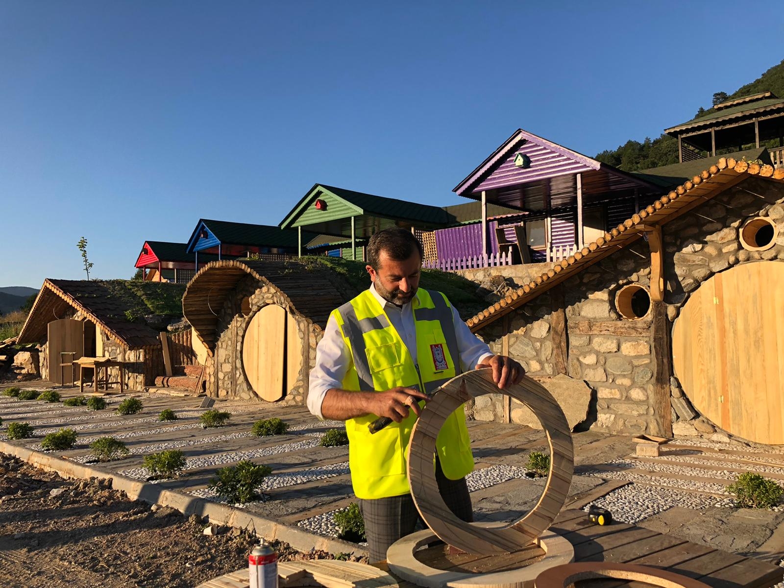 BAŞKAN VE İŞÇİLERİN GERÇEĞE DÖNÜŞTÜRDÜĞÜ MASAL DİYARI