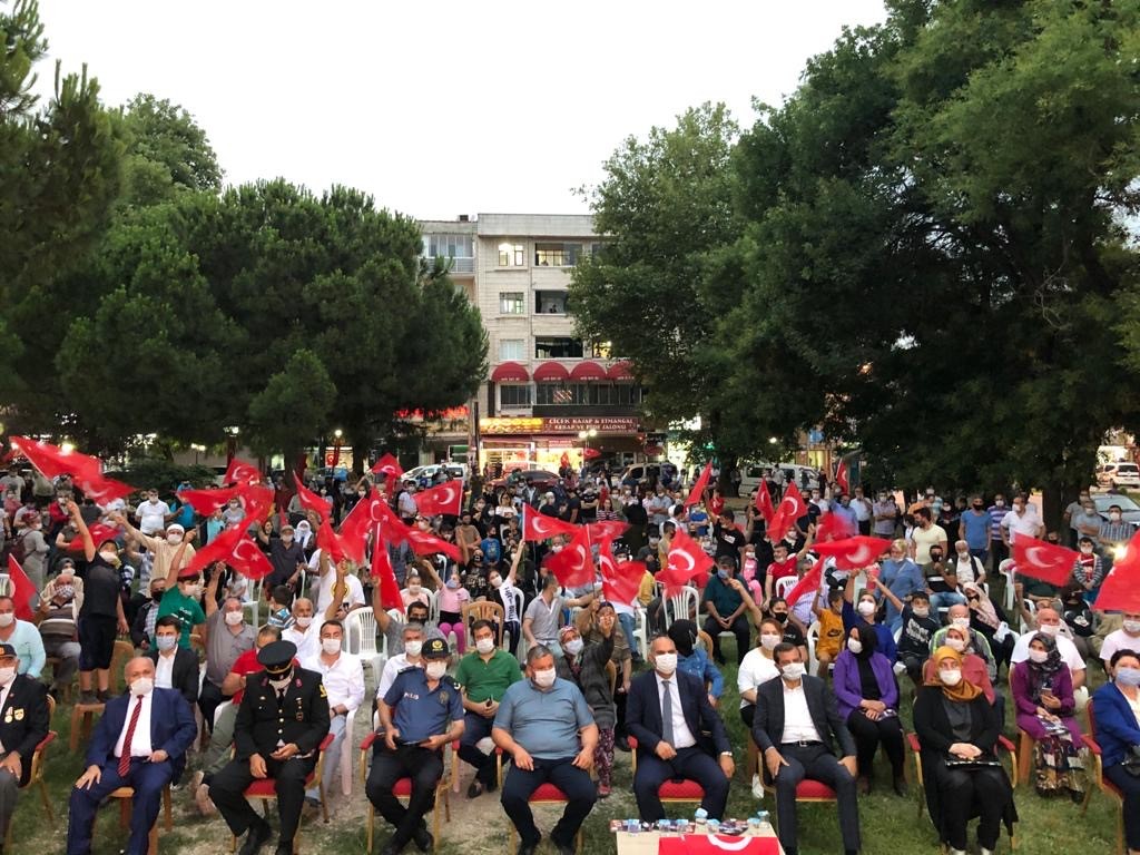 BAŞKAN MUSTAFA IŞIK : “YARINLARIMIZ, KALPLERİMİZDEKİ BAĞIMSIZLIK IŞIĞIYLA HEP AYDINLIK OLACAK”