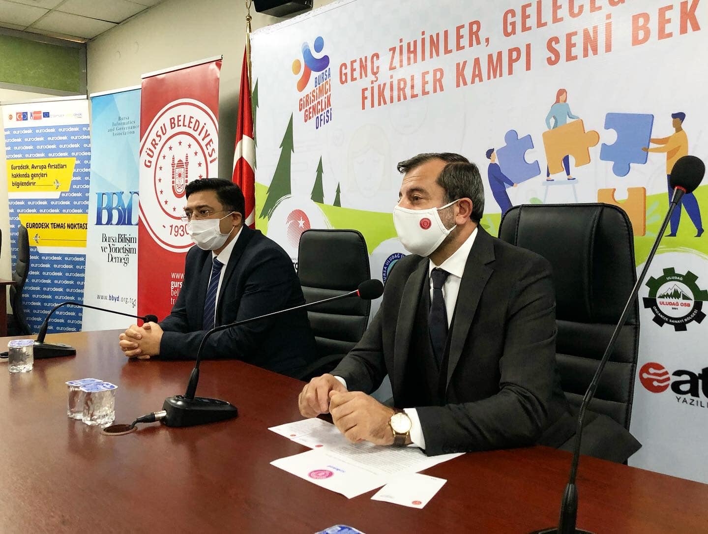 BAŞKAN MUSTAFA IŞIK  “GENÇLERİMİZİN HAYATLARINA BİR IŞIK YAKABİLİRSEK NE MUTLU BİZLERE”