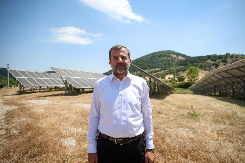 GÜRSU’NUN GÜNEŞ TARLALARI AYLIK 500 BİN TL GELİR SAĞLIYOR