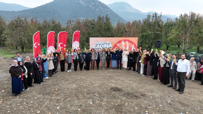 Topuklu İş Kadınları ile Şalvarlı Köylü Kadınları aynı tarlada buluştu