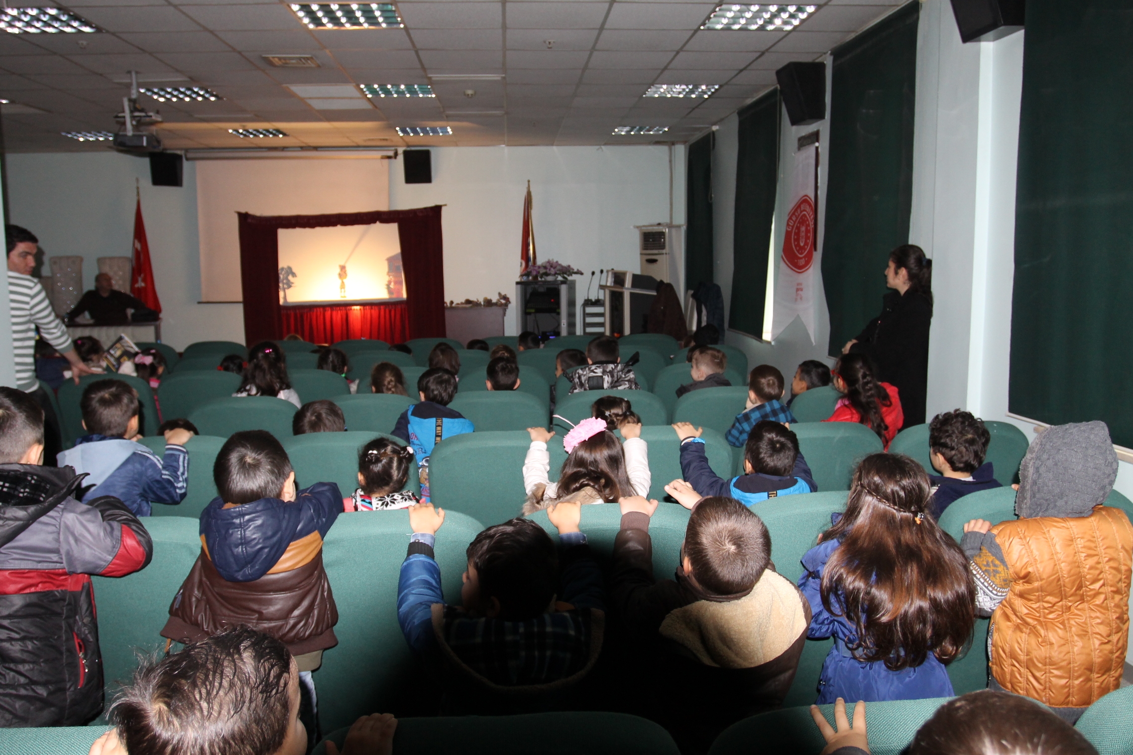 GÜRSULU MİNİKLERİN KARAGÖZ NEŞESİ