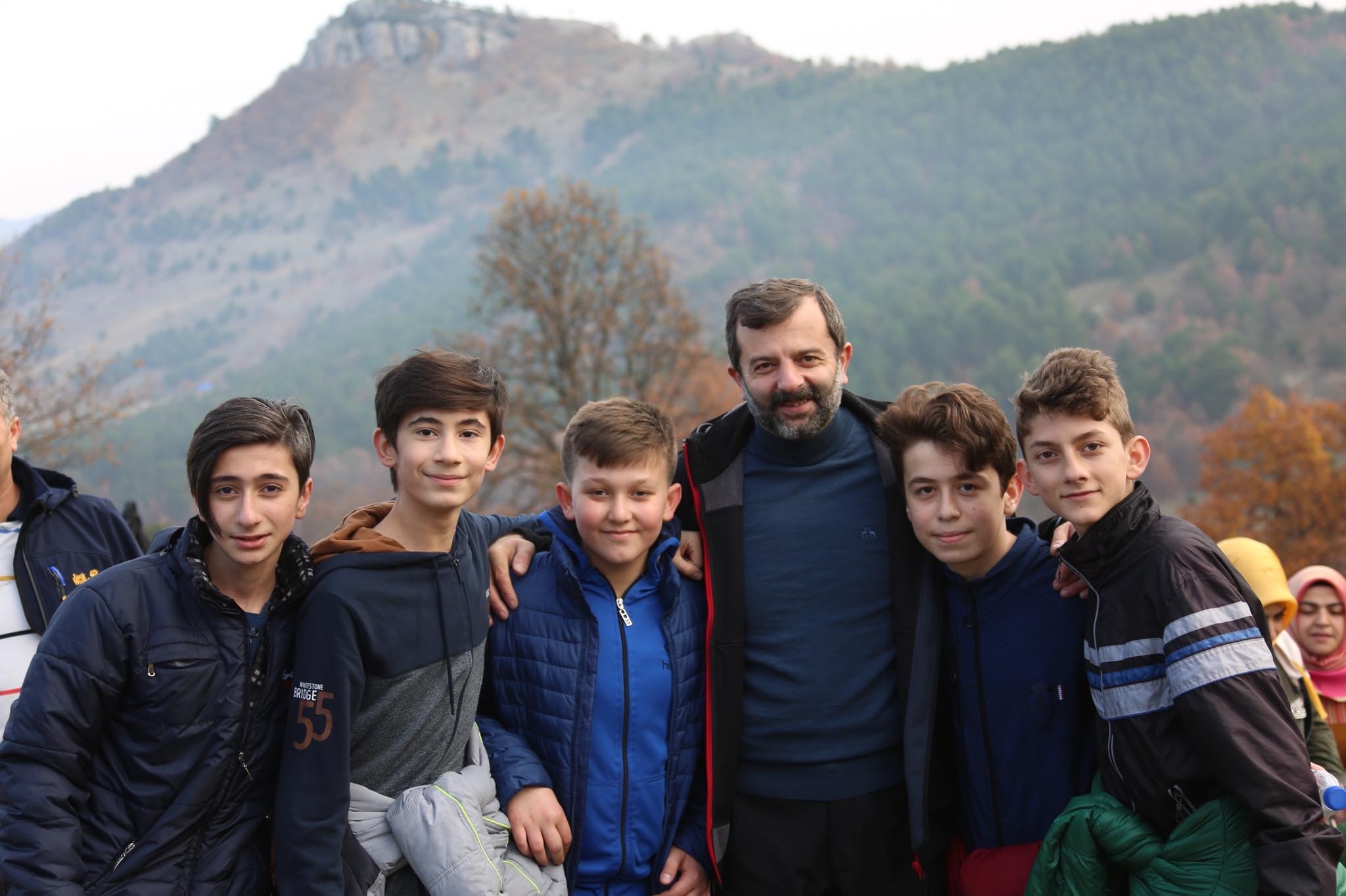 GÜRSULU GENÇLER, ECDADIN İZİNDE