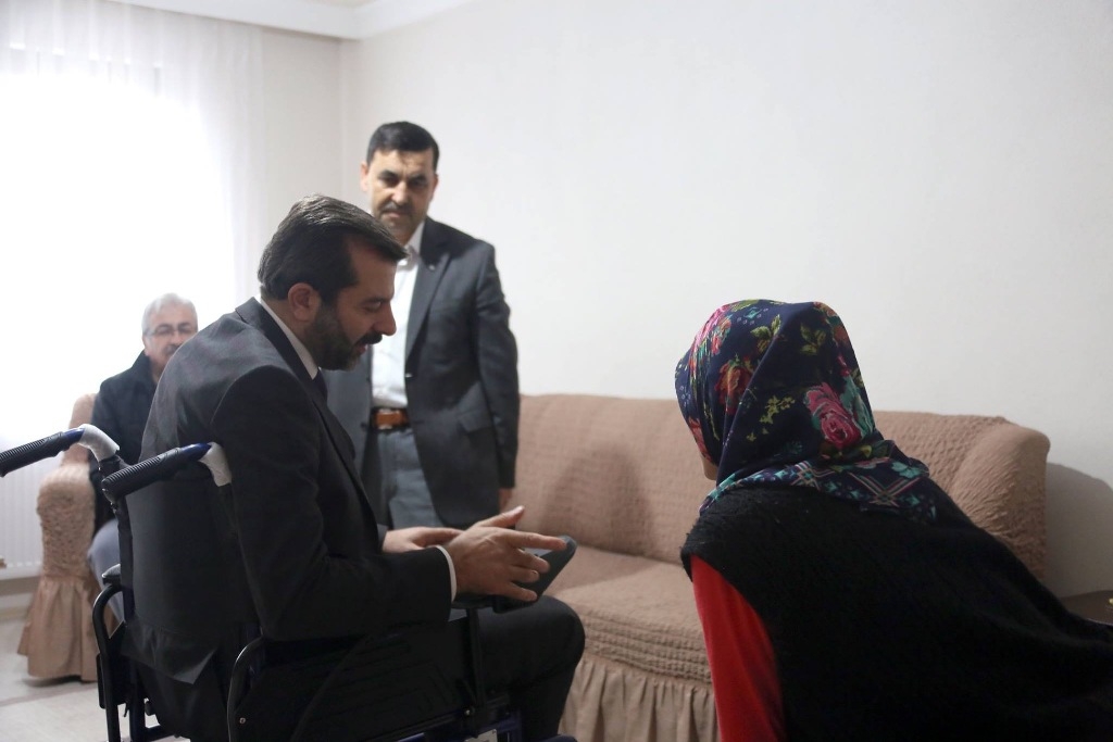 BAŞKAN IŞIK : “SOSYAL YARDIMLARIMIZLA HAYATA KÖPRÜ KURUYORUZ”