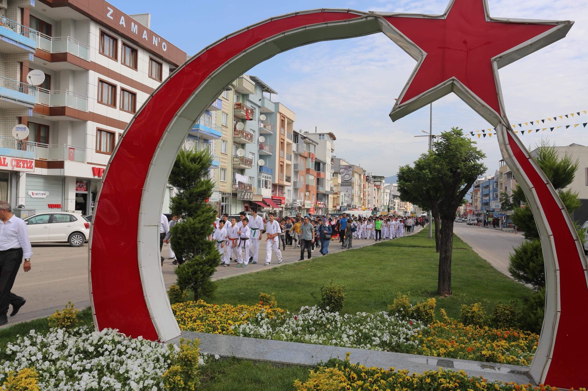 BAŞKAN IŞIK  “19 MAYIS GENÇLERİMİZE OLAN İNANCIMIZIN BAYRAMIDIR”