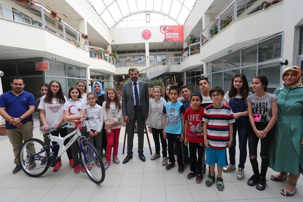 GÜRSULU ÖĞRENCİLER ÇEVRE İÇİN YARIŞTI