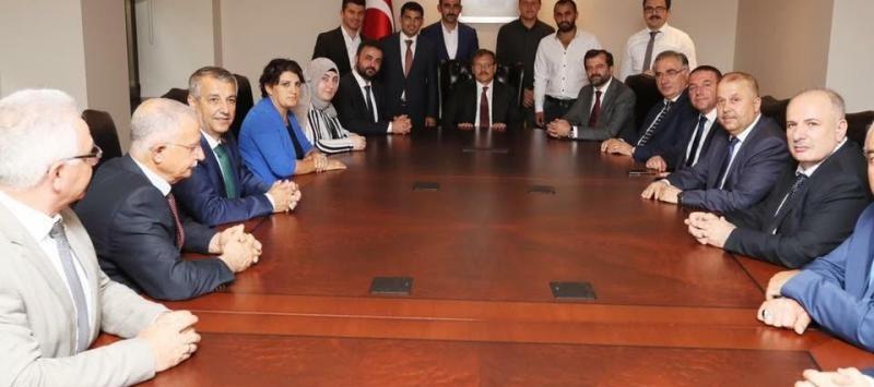 Gürsu Heyeti Başbakan Yardımcısı Hakan Çavuşoğlu’nu Ziyaret Etti
