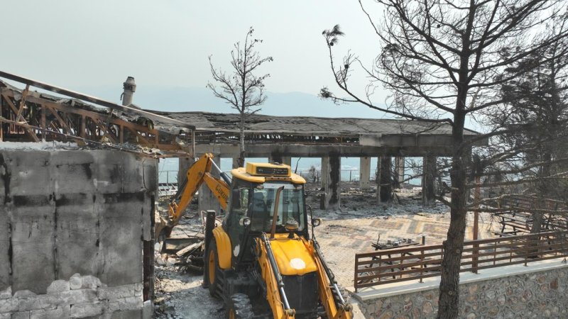 GÜRSU KIR LOKANTASI VE TERASI KÜLLERDEN TEMİZLENDİ