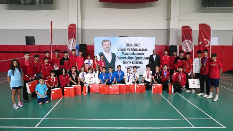 GÜRSU’NUN SPORCULARINA ÖDÜL YAĞDI