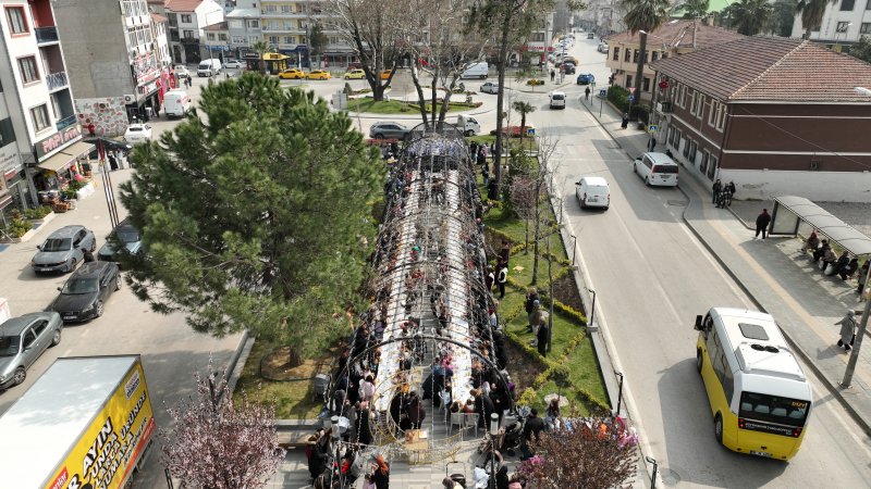 GÜRSULU MİNİKLER TEKNE ORUCUYLA İFTAR AÇTI